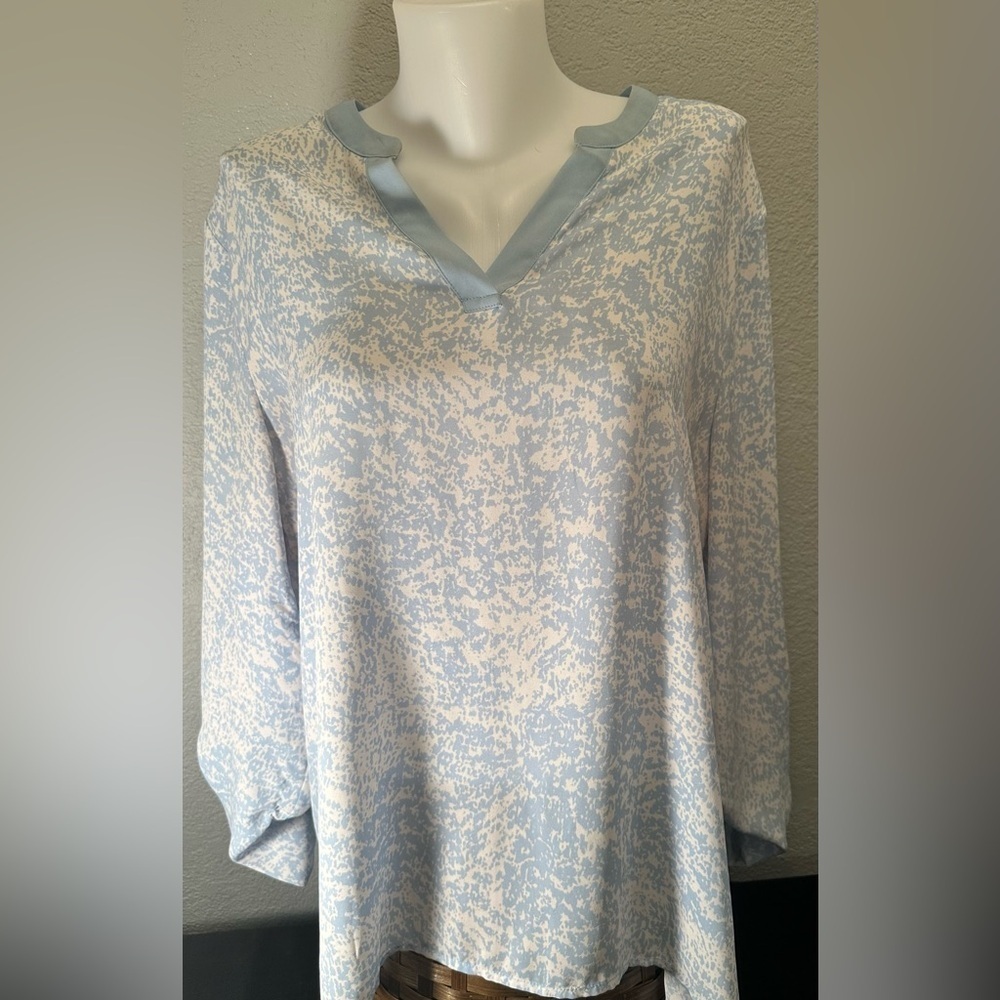 Kenneth Cole women’s extra large blouse